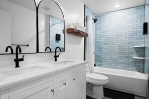 Shower - Modern Mountain Escape  Sleeps Large Groups! (Pocono Summit)