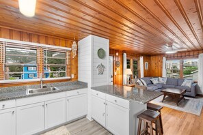 Interior - 2 Bdrm Beach Cottage- Fire Pit, 3 Blocks to Beach (North Myrtle Beach)