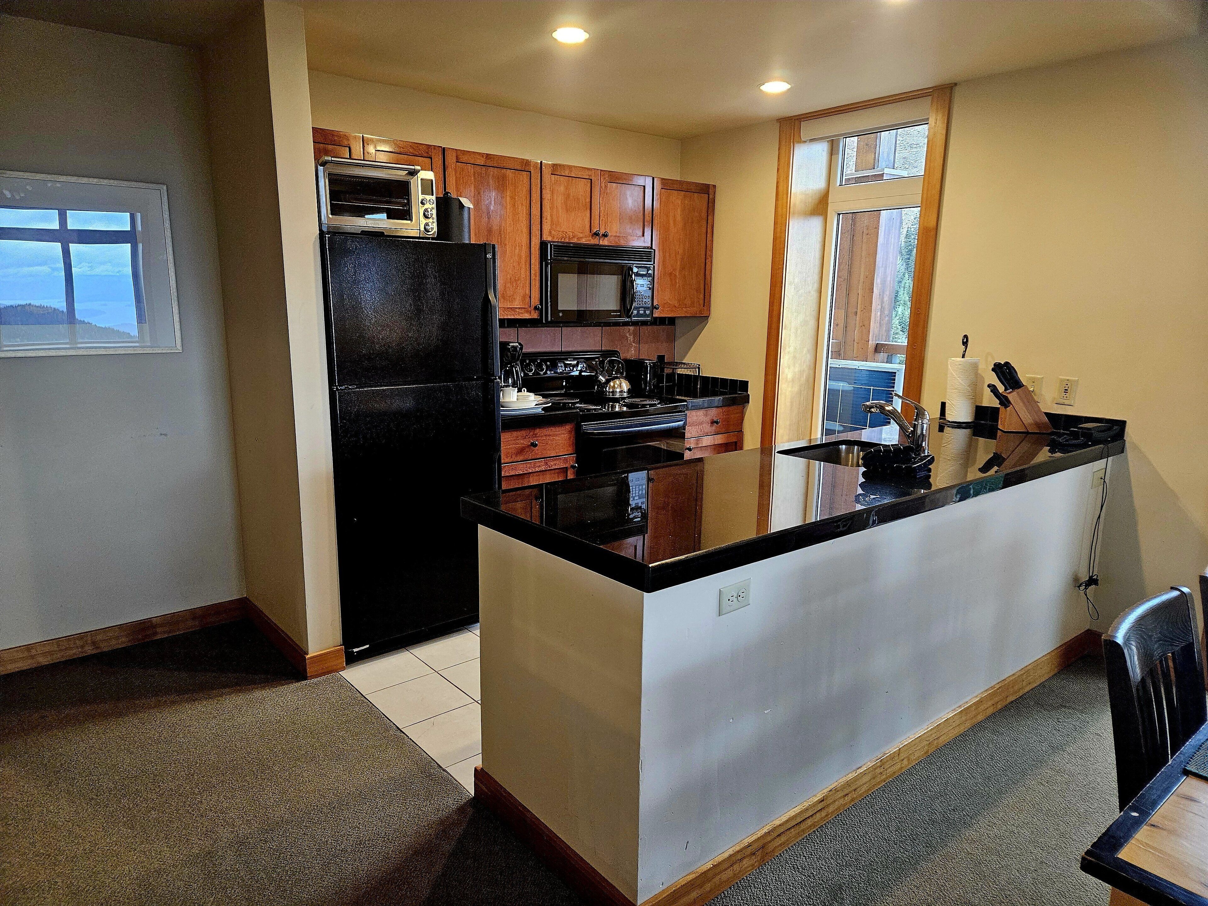 Refrigerador, microondas, horno y lavavajillas 