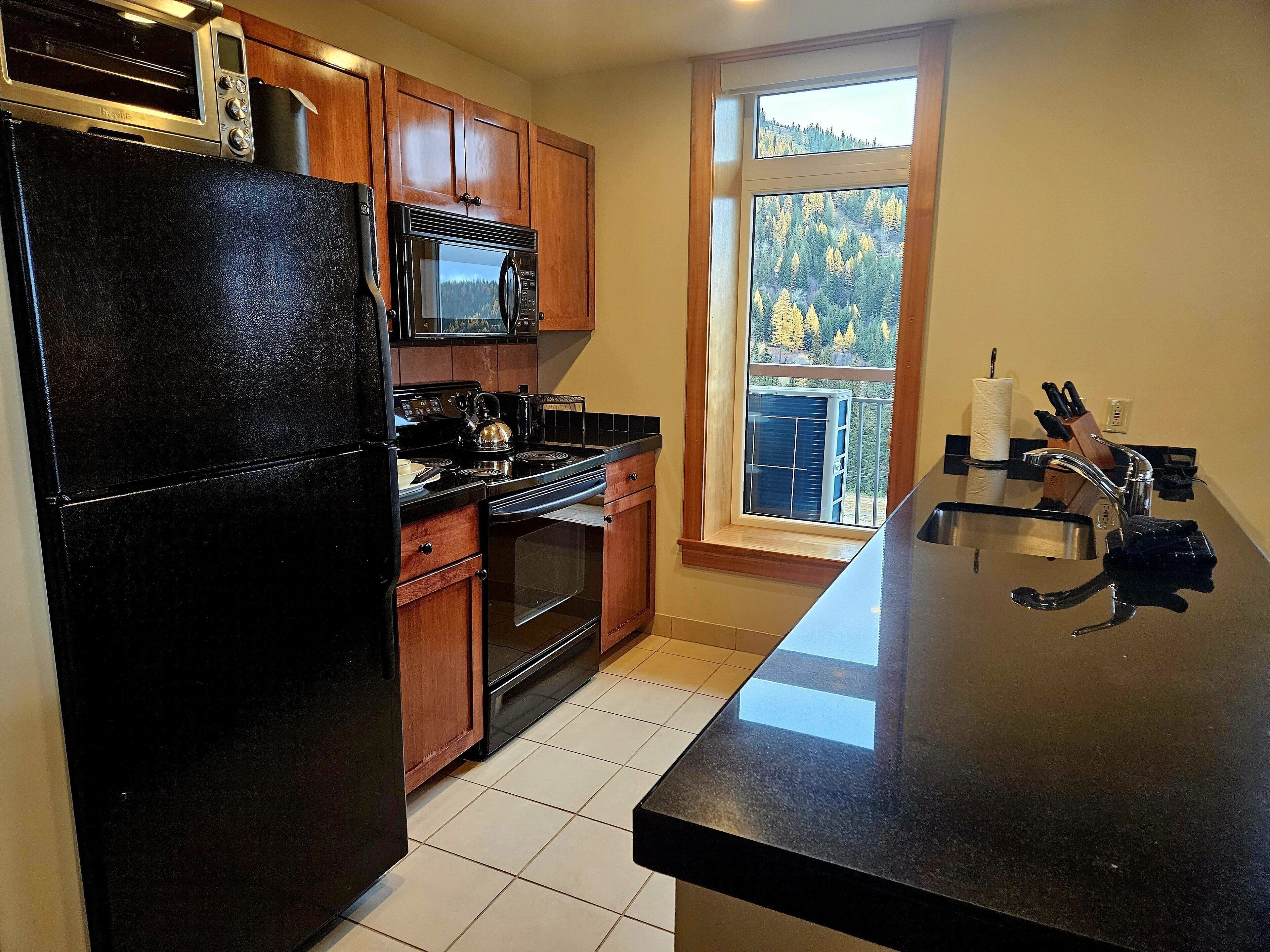 Kühlschrank, Mikrowelle, Ofen, Geschirrspüler