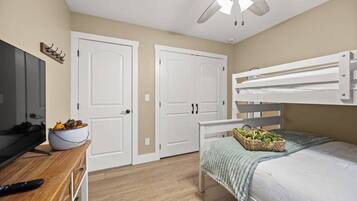 Iron/ironing board, travel crib, WiFi, bed sheets