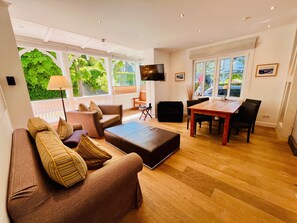 TV - Apartment 'Schmale Heide' with Wi-Fi & Conservatory with Balcony Effect (Binz)