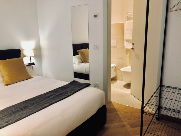 Geluiddichte muren, een strijkplank/strijkijzer, gratis wifi