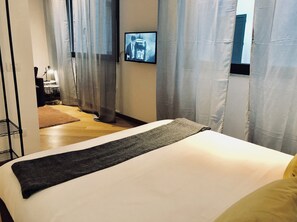 Soundproofing, iron/ironing board, free WiFi - Palazzina B  (Genoa)