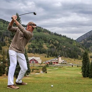 Golf - Ski-In/Ski-Out / Slope Views, Luxury, Village Center, King Bed+Deck (Copper Mountain)