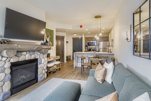 TV, fireplace, offices