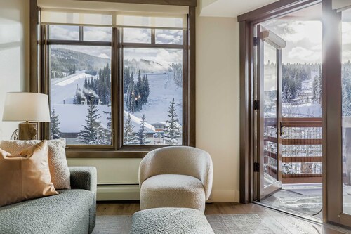 Ski-In/Ski-Out / Slope Views, Luxury, Village Center, King Bed+Deck