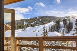 Interior - Ski-In/Ski-Out / Slope Views, Luxury, Village Center, King Bed+Deck (Copper Mountain)