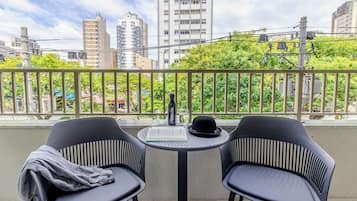 Apartamento 1 Dorm Standard Casal NR | Balcony