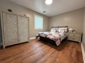 4 Schlafzimmer, Bügeleisen/Bügelbrett, Reisekinderbett, WLAN