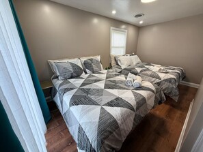 4 Schlafzimmer, Bügeleisen/Bügelbrett, Reisekinderbett, WLAN