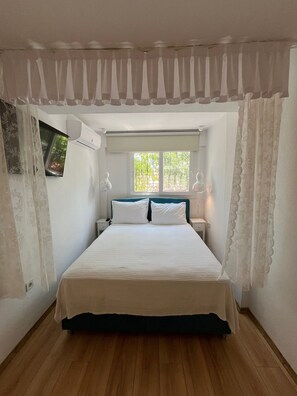 2 Schlafzimmer, BĂŒgeleisen/BĂŒgelbrett, Internetzugang, BettwĂ€sche