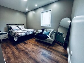 3 habitaciones, tabla de planchar con plancha, cuna de viaje y wifi