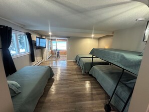 5 chambres, fer et planche à repasser, accès Internet, draps fournis