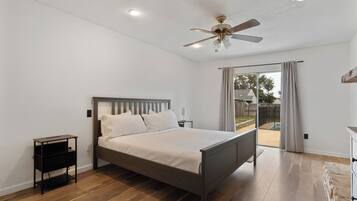 4 habitaciones, tabla de planchar con plancha, wifi y ropa de cama