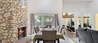 Pleasant and RUSTIC 4-bedroom house in the heart of Orlando