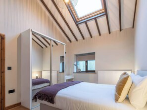 2 habitaciones, decoración personalizada y muebles diferentes 