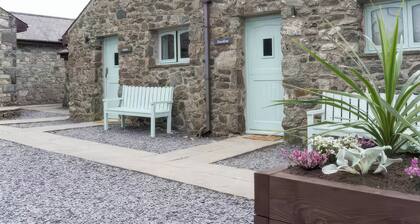 Black Bird Cottage