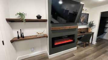 Premium Room, 1 King Bed | Individually decorated, desk, laptop workspace, blackout drapes