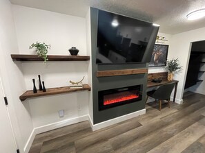 Premium Room, 1 King Bed | Individually decorated, desk, laptop workspace, blackout drapes - CB&M Downtown Suites (Roosevelt)