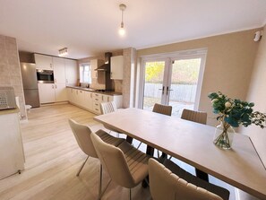 Shared Dormitory, 1 Bedroom | Dining room