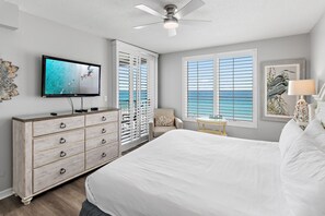 3 slaapkamers, een strijkplank/strijkijzer, gratis wifi, beddengoed
