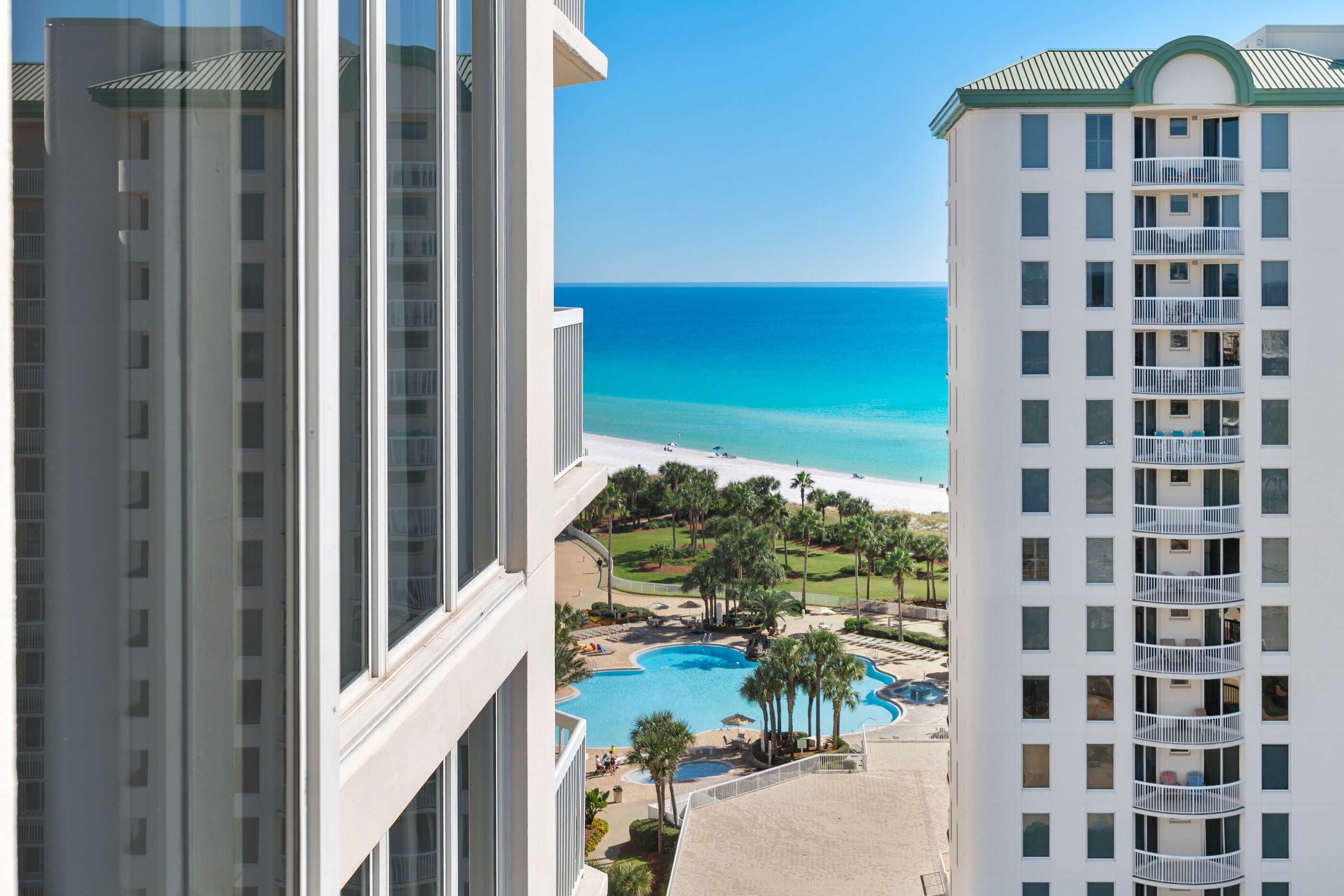 Lämmitetty uima-allas