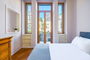 2 bedrooms, free WiFi, bed sheets - Harmony Elegant Apartment with Parking (Naples)