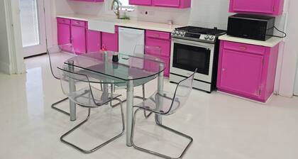 MaCherie Château an Amazing country house with AC in Jennings