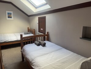 4 bedrooms, iron/ironing board, travel cot, free WiFi