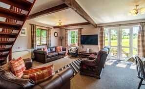 TV connectée, baby-foot, table de tennis de table