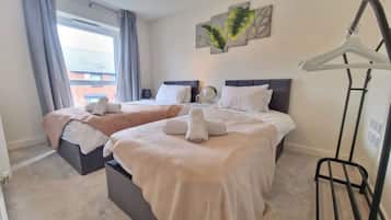 3 bedrooms, iron/ironing board, WiFi, bed sheets