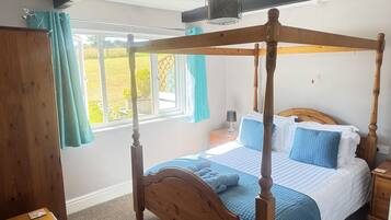 2 bedrooms, iron/ironing board, travel cot, free WiFi