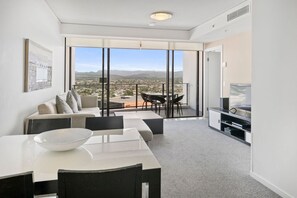 Apartment, 1 Bedroom, Balcony, Mountain View | Dining room - Sierra Broadbeach - West Hinterland View (Broadbeach)