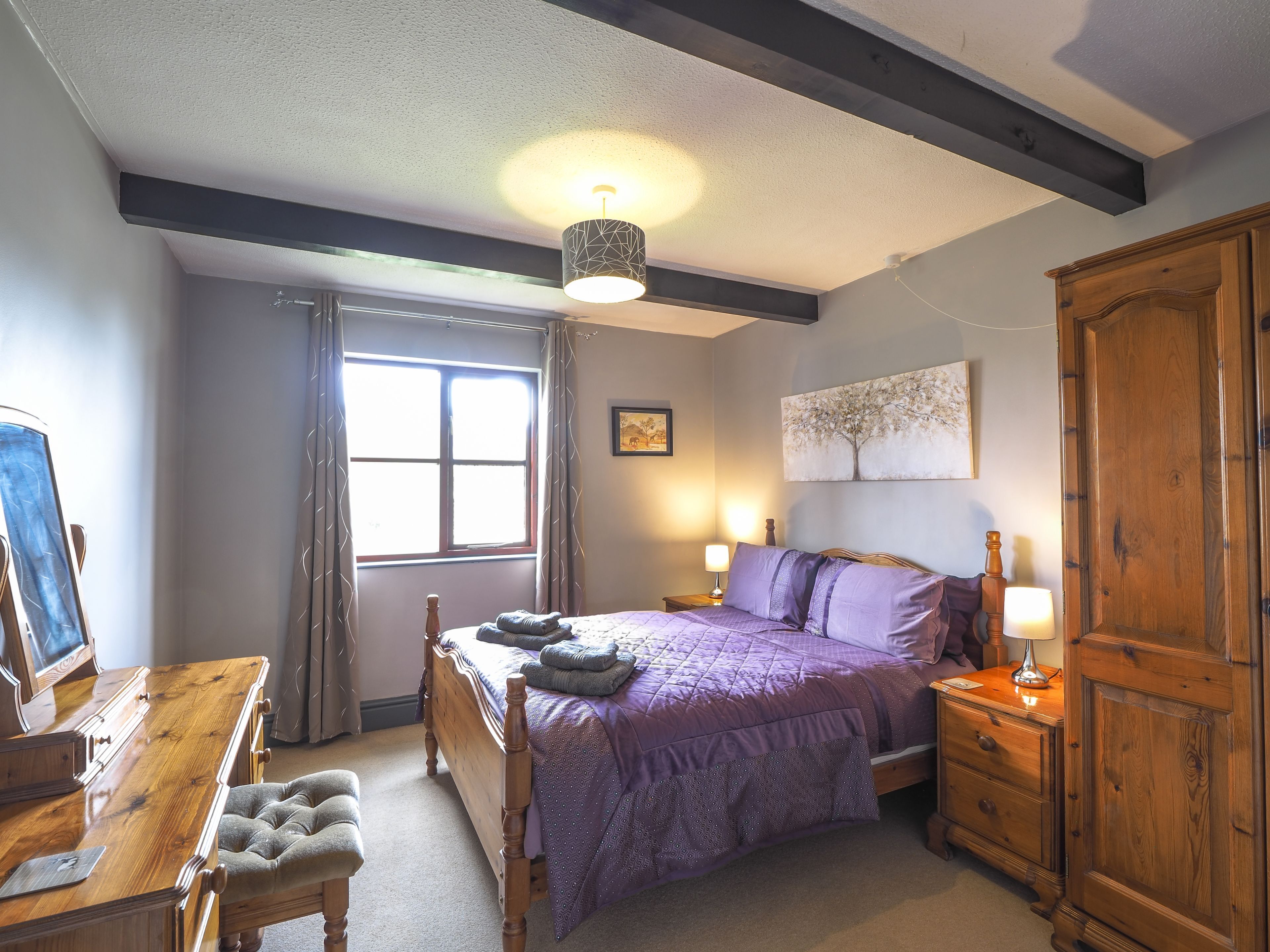 2 bedrooms, iron/ironing board, travel cot, free WiFi