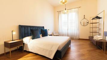 Appartamento Deluxe | Ferro/asse da stiro, Wi-Fi gratuito