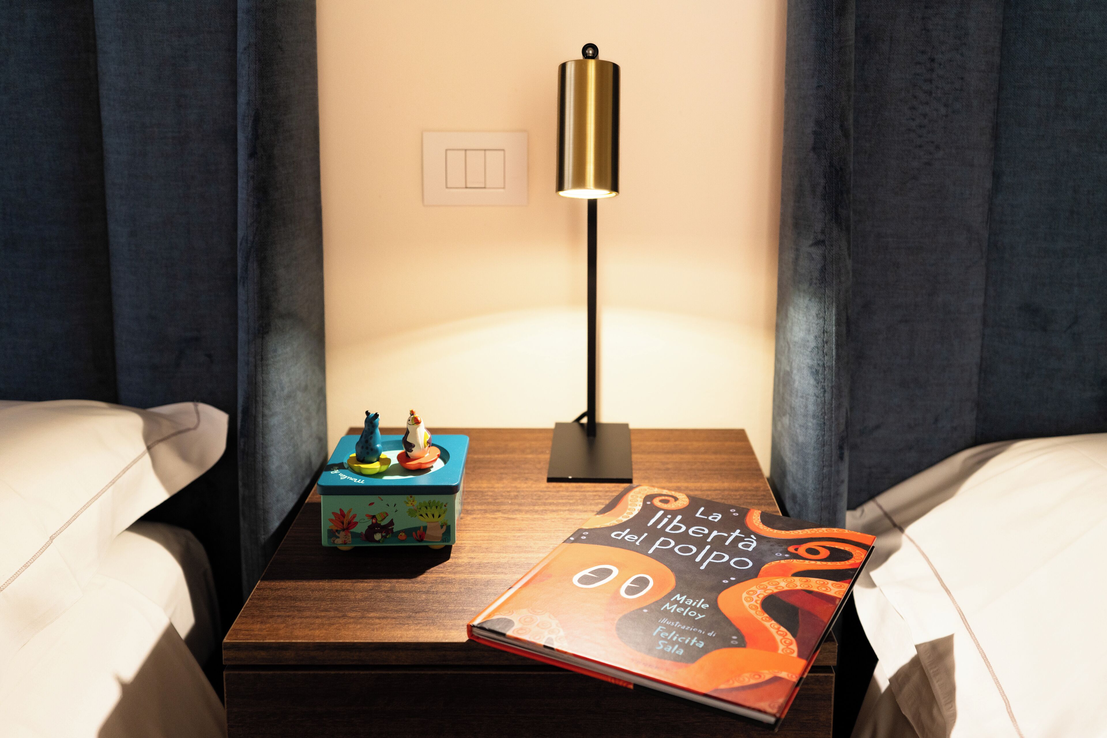 Iron/ironing board, free WiFi