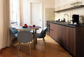 Deluxe Studio | Private kitchen