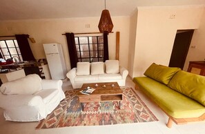 Villa | 7 bedrooms - Rift Valley Stay Pool big Verandah Sunsets - 2342 (Nakuru)