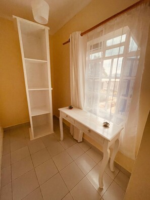 Villa | 7 bedrooms - Rift Valley Stay Pool big Verandah Sunsets - 2342 (Nakuru)