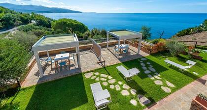 Apartment 'Blu' with Sea View, Wi-Fi and Air Conditioning