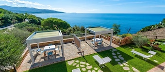 Apartment 'Blu' with Sea View, Wi-Fi and Air Conditioning