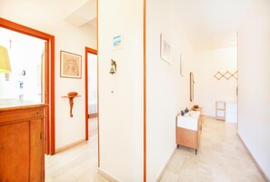 Hallway - Le Orchidee Apartments by Wonderful Italy (Sanremo)