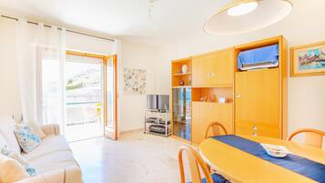 Apartment, 2 Bedrooms, Sea View | Living area