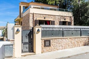 Exterior - Villa Gabriela - Three Bedroom Villa, Sleeps 6 (Mal Pas-Bon Aire)