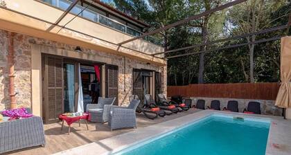 Villa Gabriela - Three Bedroom Villa, Sleeps 6