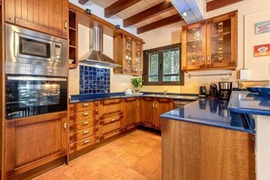 Refrigerador, microondas, horno y lavavajillas 