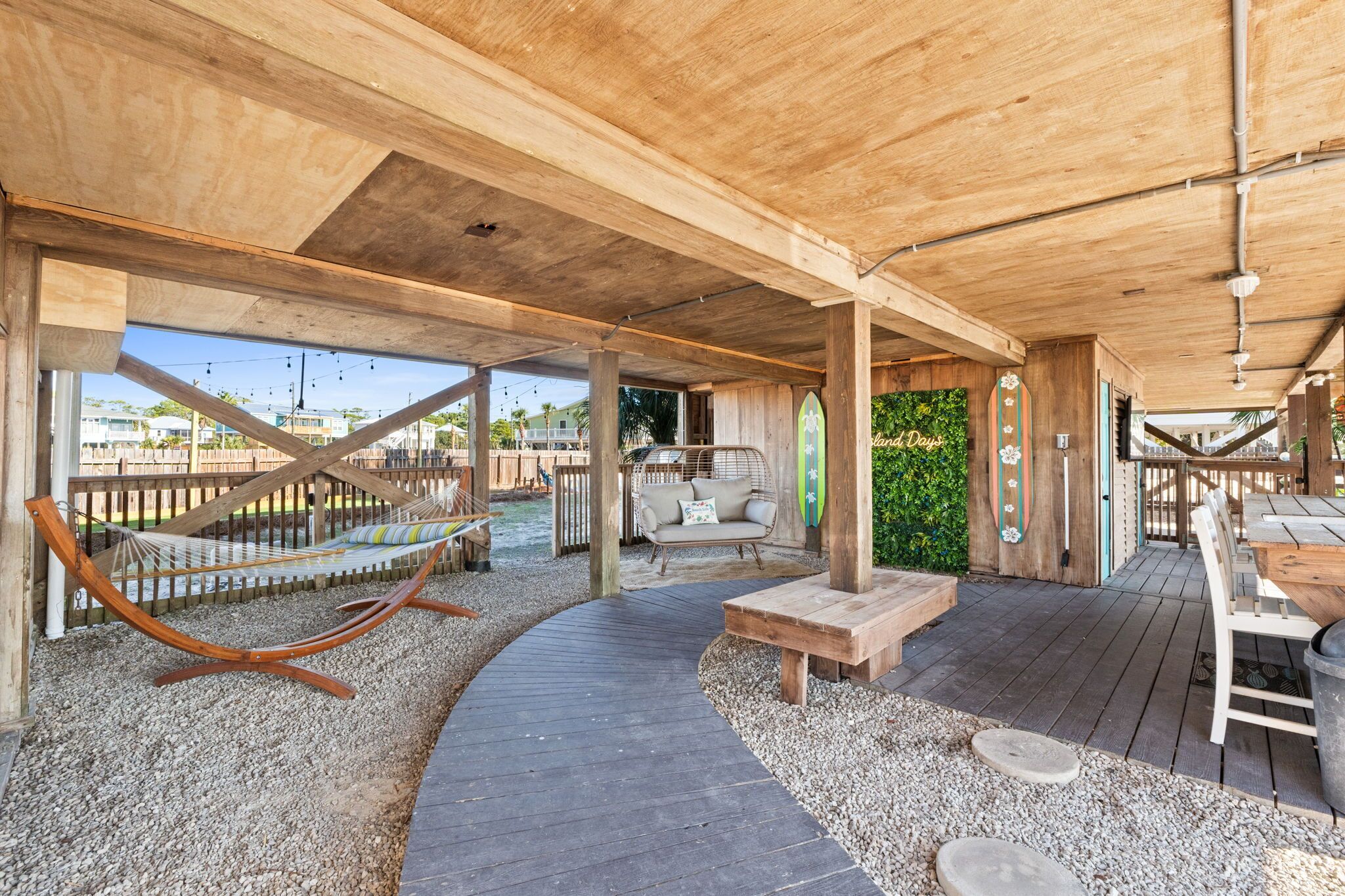 屋外ダイニングエリア