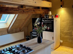 Kühlschrank, Ofen, Herdplatte, Geschirrspüler