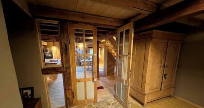 "Roof dream" - time out close to nature in a maisonette with a wooden soul